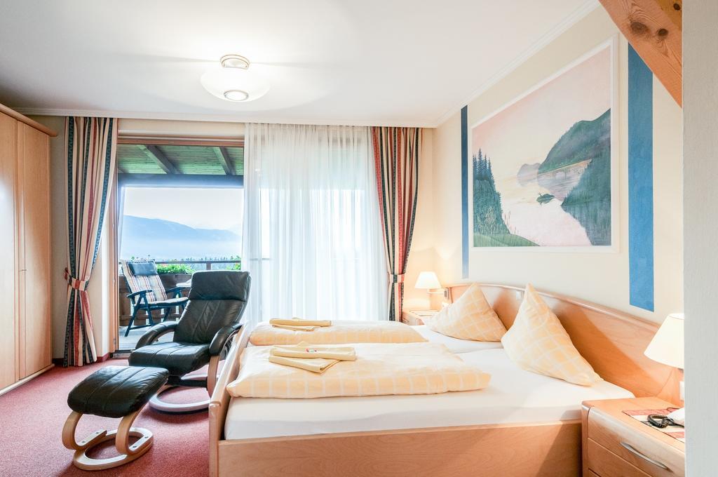 Hotel Landhof Simeter Spittal an der Drau Zimmer foto