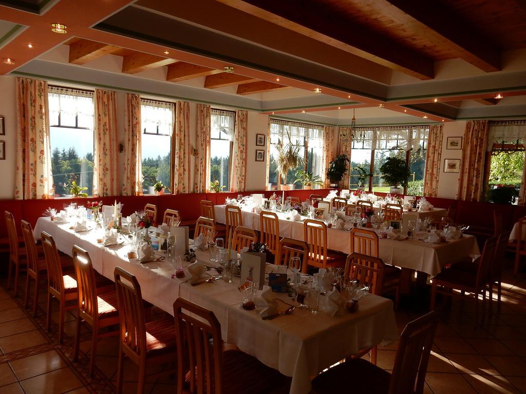 Hotel Landhof Simeter Spittal an der Drau Exterior foto